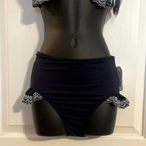 “ANNE COLE” Apple of My Eyelet Bikini - Picture 11 of 16